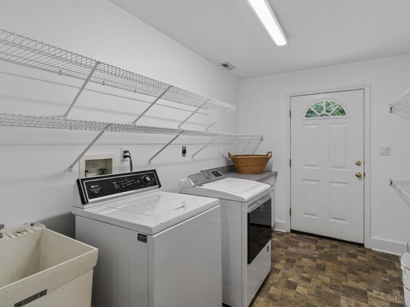 6625 N Clippinger Drive, Indian Hill, OH 45243 Photo 27