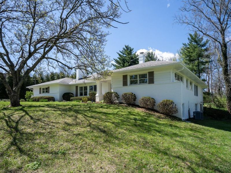 6625 N Clippinger Drive, Indian Hill, OH 45243 Photo 3