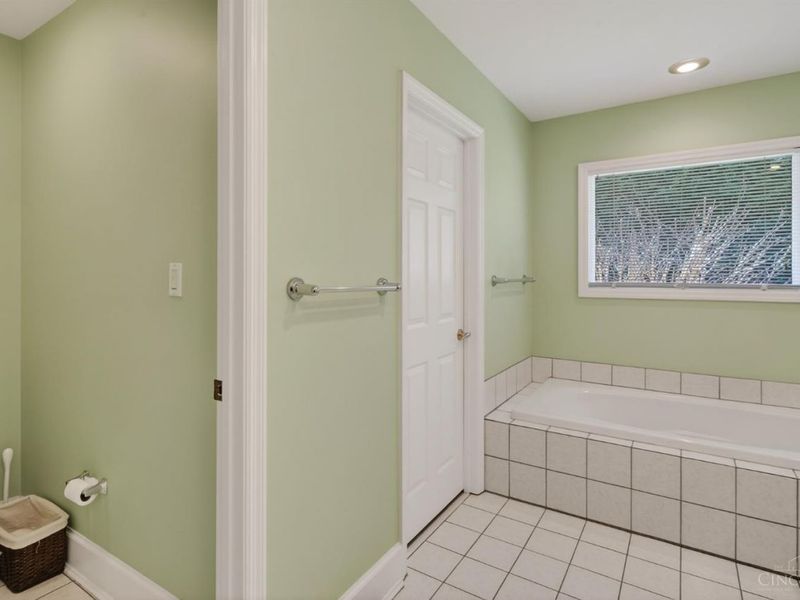 6625 N Clippinger Drive, Indian Hill, OH 45243 Photo 32