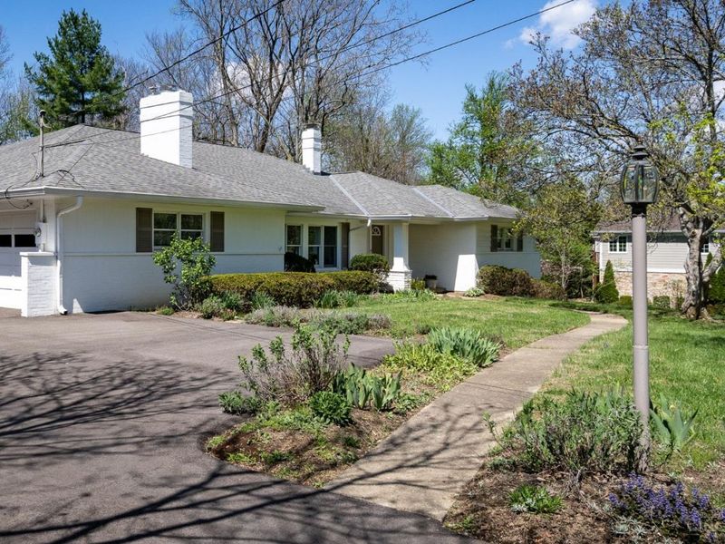 6625 N Clippinger Drive, Indian Hill, OH 45243 Photo 5