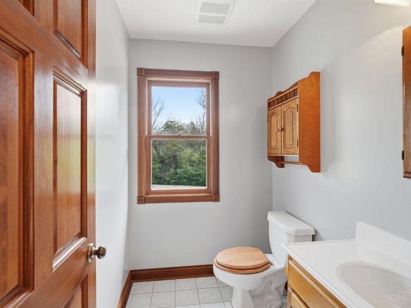 5739 Squirrelsnest Lane, Cincinnati, OH 45252 Photo 33