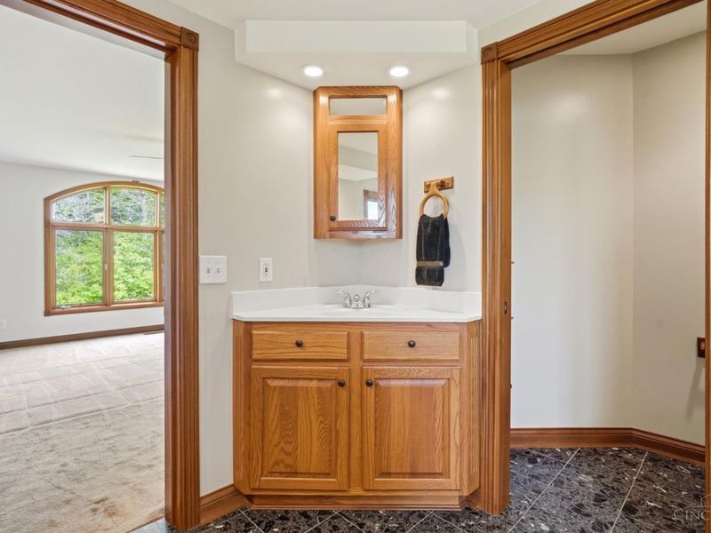 5739 Squirrelsnest Lane, Cincinnati, OH 45252 Photo 41