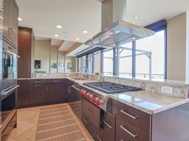 2121 Alpine Place, Unit 1501, Cincinnati, OH 45206 Photo 18