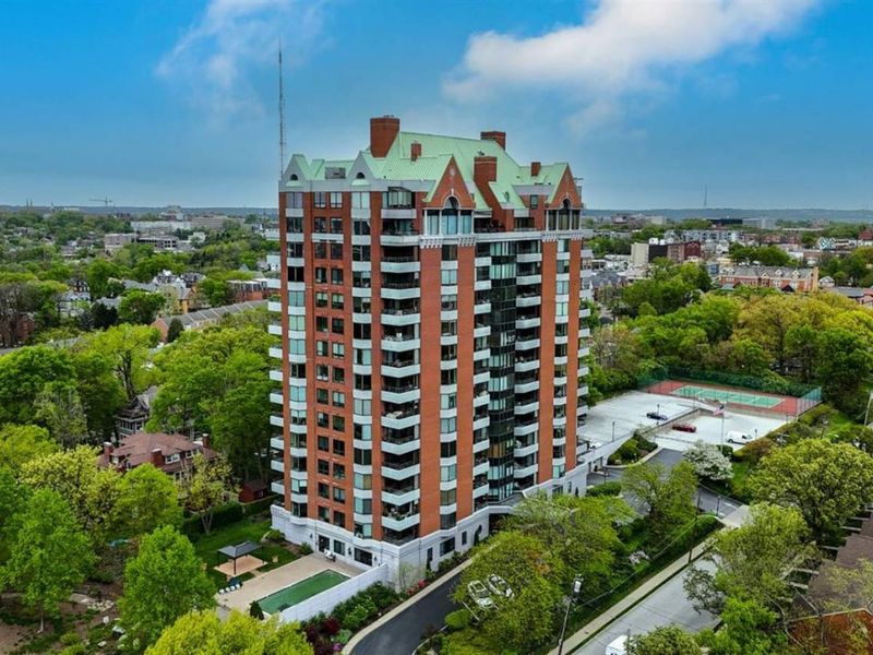 2121 Alpine Place, Unit 1501, Cincinnati, OH 45206 Photo 2