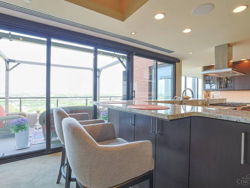 2121 Alpine Place, Unit 1501, Cincinnati, OH 45206 Photo 23