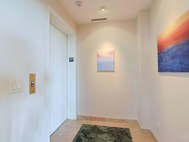 2121 Alpine Place, Unit 1501, Cincinnati, OH 45206 Photo 3