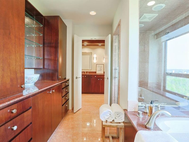 2121 Alpine Place, Unit 1501, Cincinnati, OH 45206 Photo 32