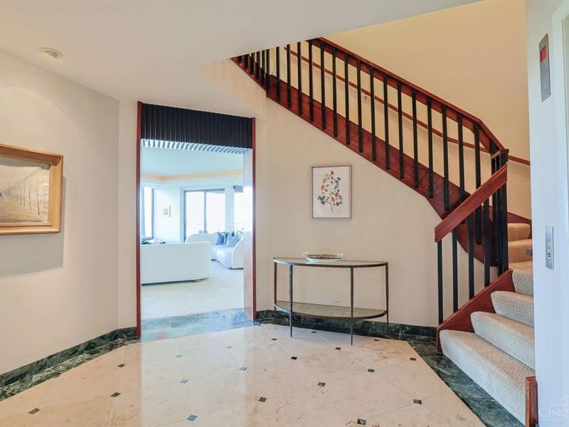 2121 Alpine Place, Unit 1501, Cincinnati, OH 45206 Photo 4