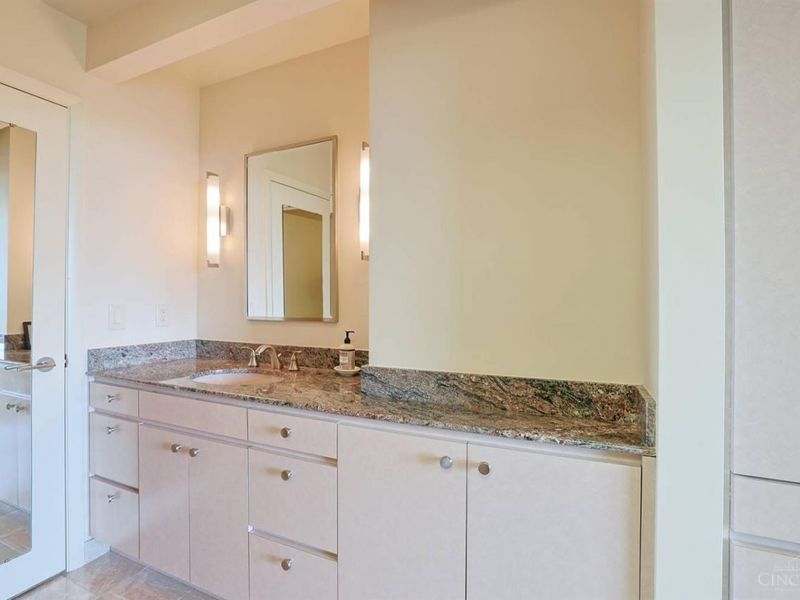 2121 Alpine Place, Unit 1501, Cincinnati, OH 45206 Photo 44