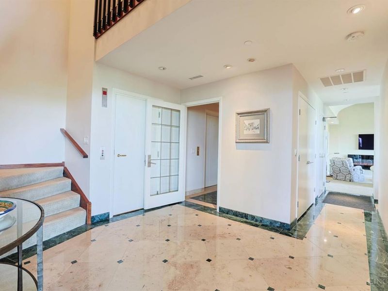 2121 Alpine Place, Unit 1501, Cincinnati, OH 45206 Photo 5