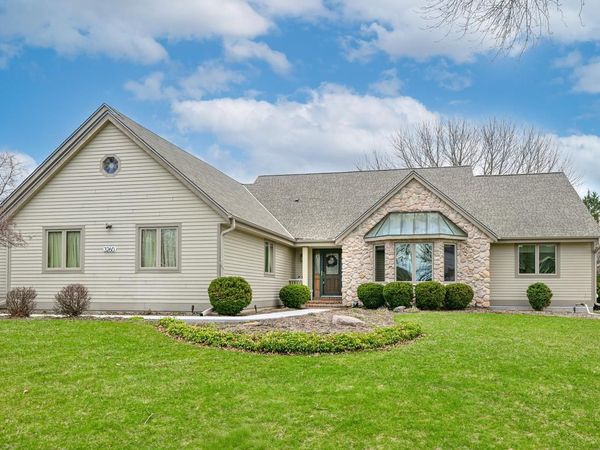 3260 Cherry Hill DRIVE, Brookfield, WI 53005