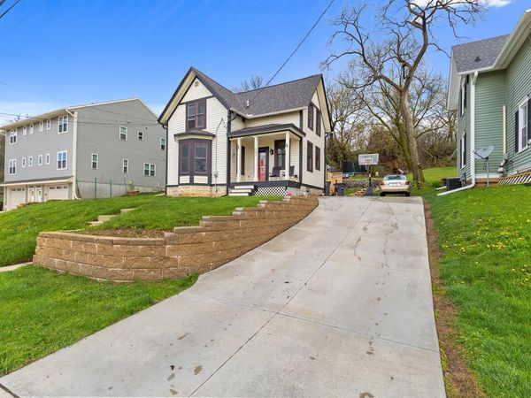 1232 E North STREET, Waukesha, WI 53188