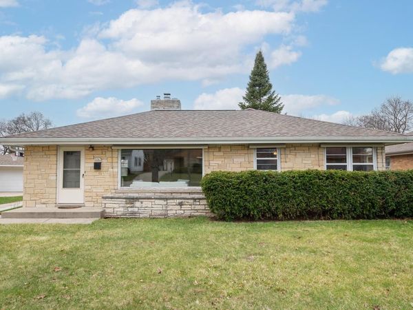 3267 N 97th STREET, Milwaukee, WI 53222