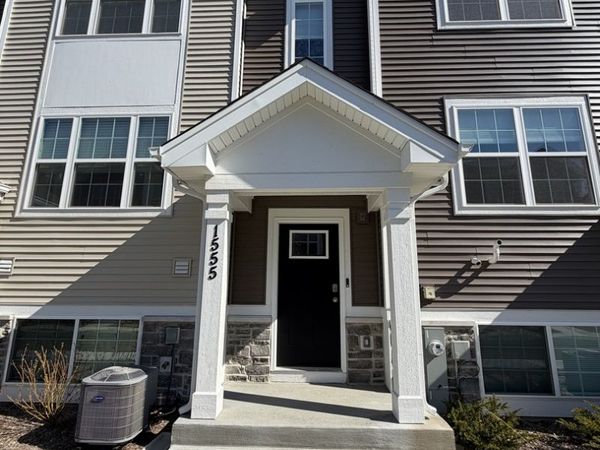 1555 Sequoia Way , Pingree Grove, IL 60140