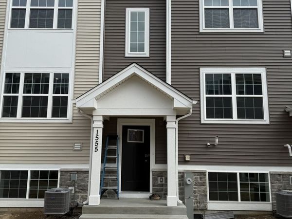 1555 Sequoia Way , Pingree Grove, IL 60140