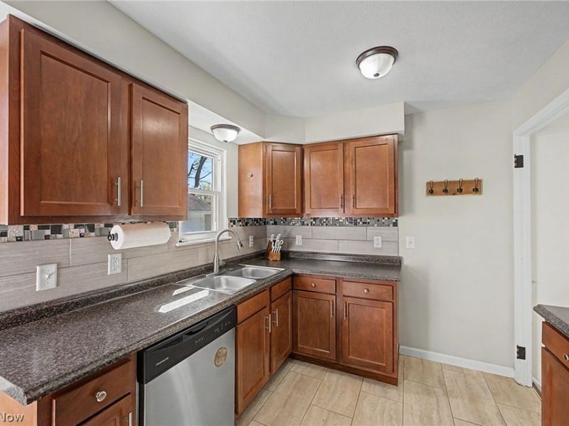 38346 Dolores Drive , Eastlake, OH 44095 Photo 6