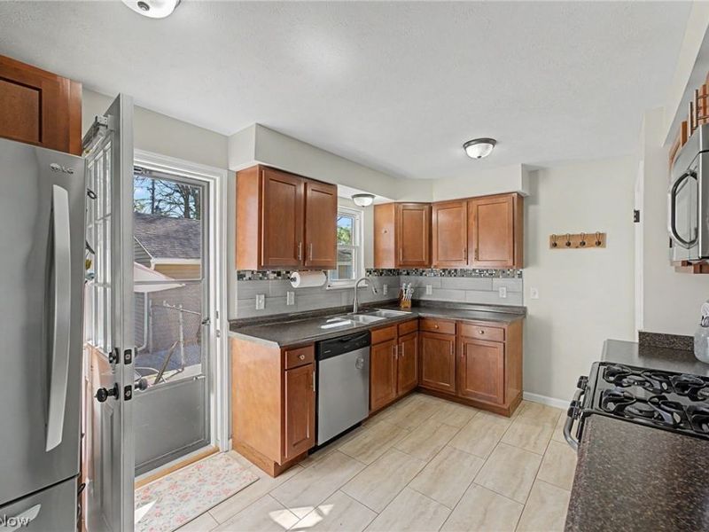 38346 Dolores Drive , Eastlake, OH 44095 Photo 7