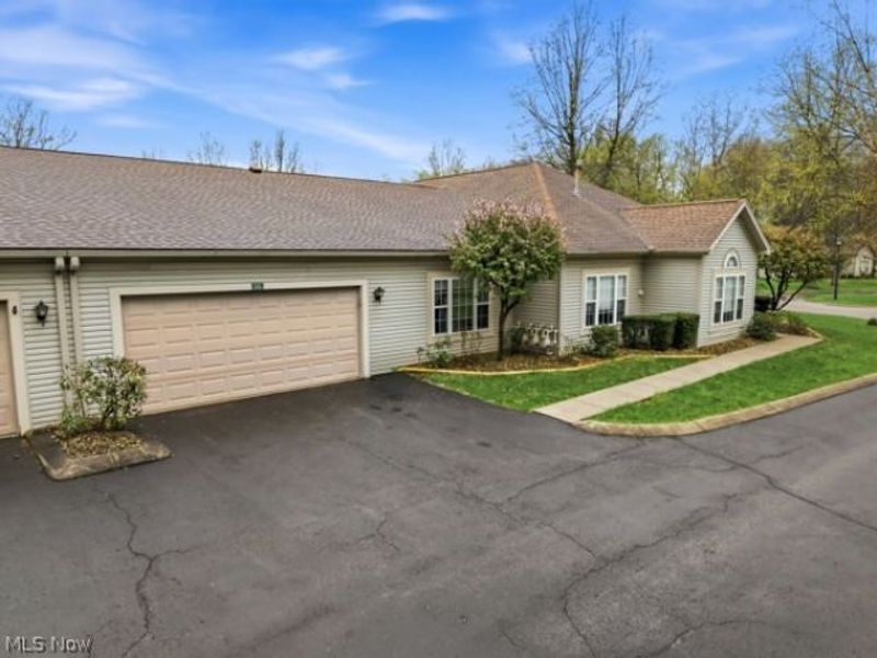 5 Hunters Woods Boulevard , Unit 5A, Canfield, OH 44406 Photo 2