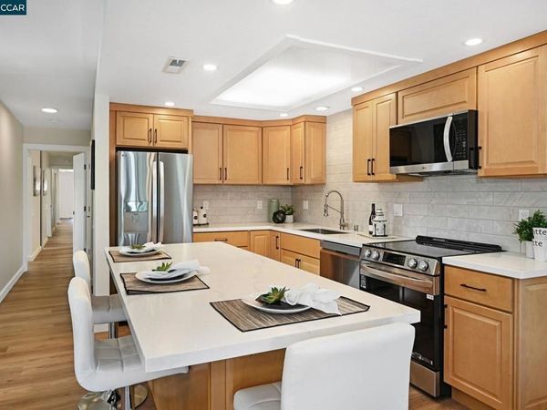 2000 Pine Knoll Dr , Unit 2, Walnut Creek, CA 94595