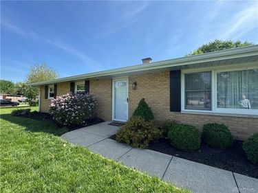 3800 Sterling Dr, Franklin Twp, OH 45005