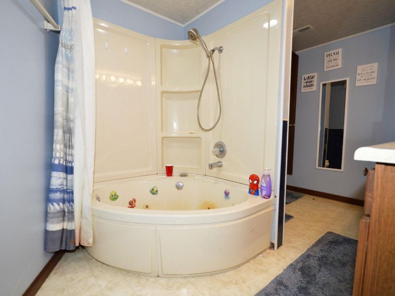 8100 State Route 56 , Mechanicsburg, OH 43044 Photo 40