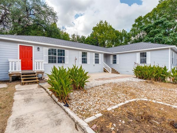 417 N Blanco ST, Lockhart, TX 78644