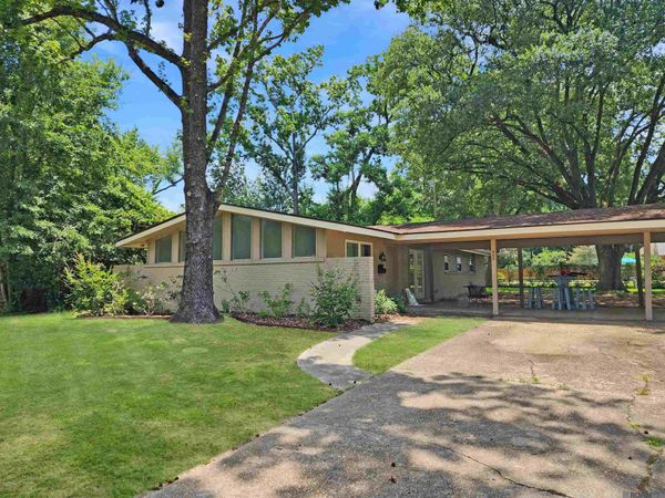 468 College Hill Dr, Baton Rouge, LA 70808