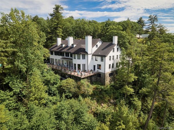 225 E Lake Road, Tuxedo Park, NY 10987