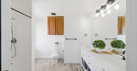 12301 E Jahant Rd, Acampo, CA 95220 Photo