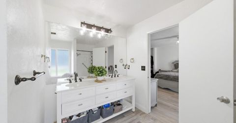 12301 E Jahant Rd, Acampo, CA 95220 Photo