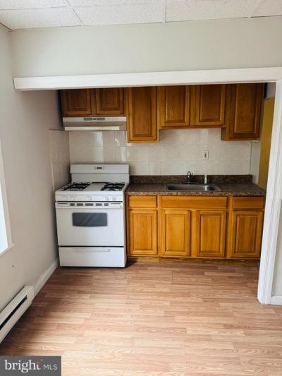 2037 N 8th Street, Unit 2R, Philadelphia, PA 19122 Main Photo