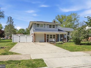 352 FIDDLERS GREEN , DOVER, DE 19904