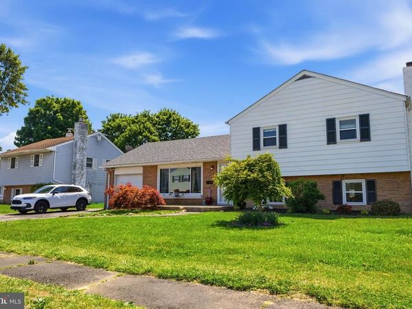 10 DARWIN ROAD, NEWARK, DE 19702