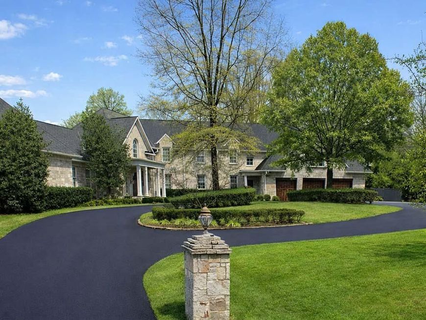 9001 Persimmon Tree Road, Potomac, MD 20854 Main Photo