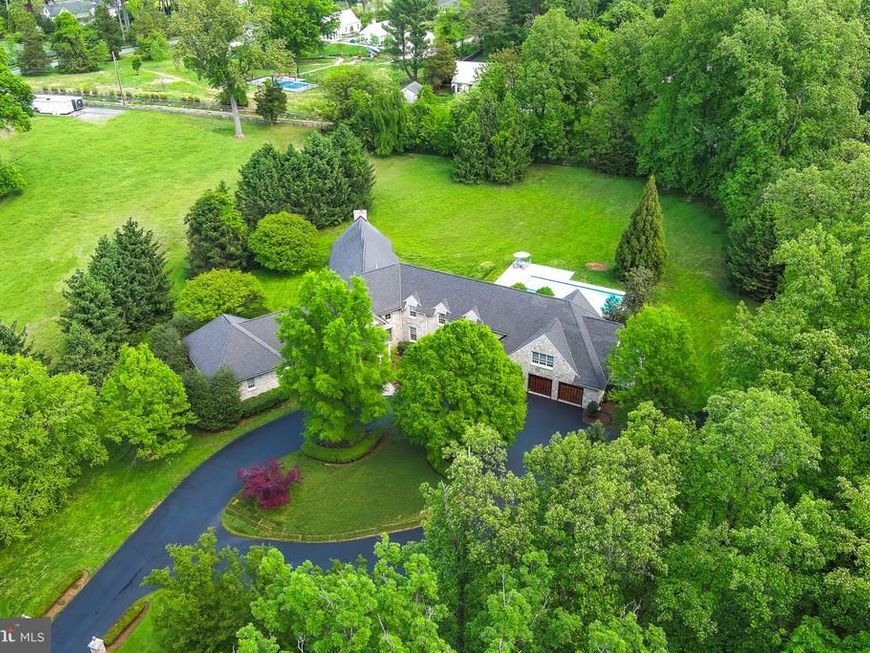 9001 Persimmon Tree Road, Potomac, MD 20854 Main Photo