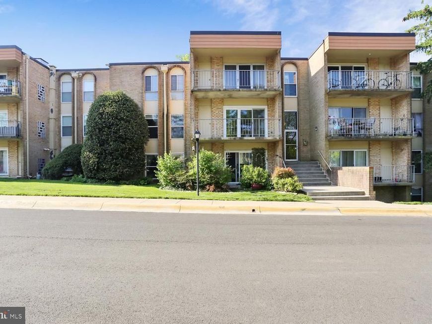 11925 Parklawn Drive, Unit 203, Rockville, MD 20852 Main Photo