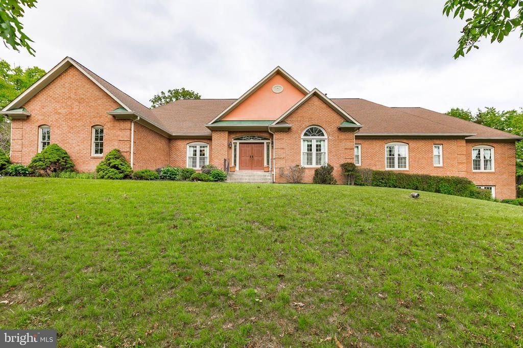 12601 Tribunal Lane, Potomac, MD 20854 Main Photo