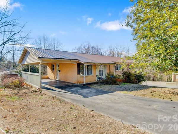 24 W Berkley Street , Granite Falls, NC 28630