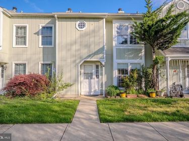 4 POND VIEW DRIVE , PLAINSBORO, NJ 08536