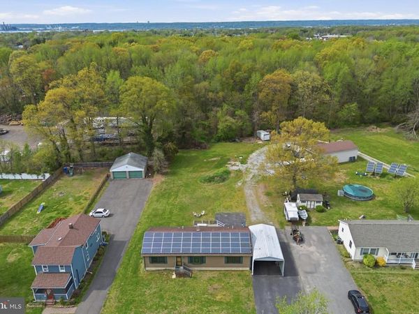 38 N DUPONT ROAD , CARNEYS POINT, NJ 08069