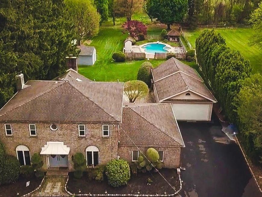 560 Lower Holland Road, Holland, PA 18966 Main Photo