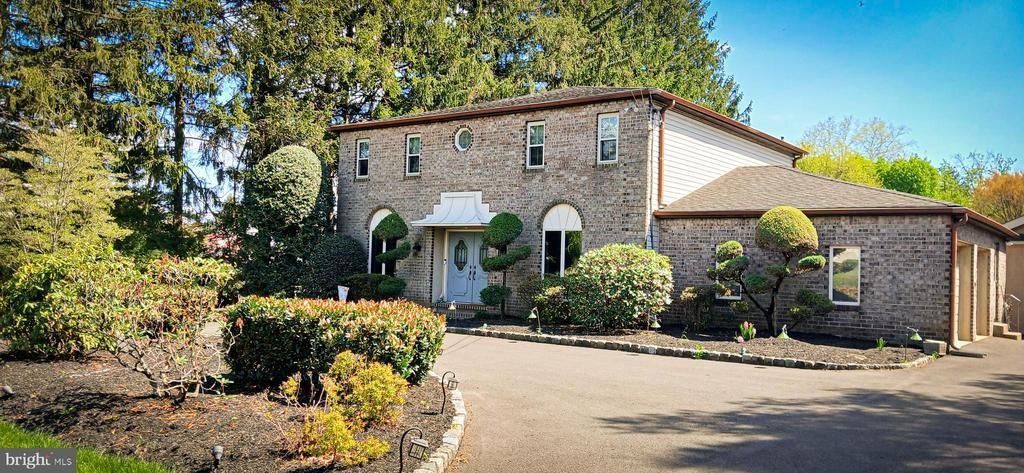 560 LOWER HOLLAND ROAD , HOLLAND, PA 18966