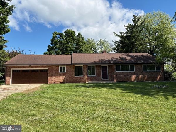 855 W NORTH STREET, CARLISLE, PA 17013