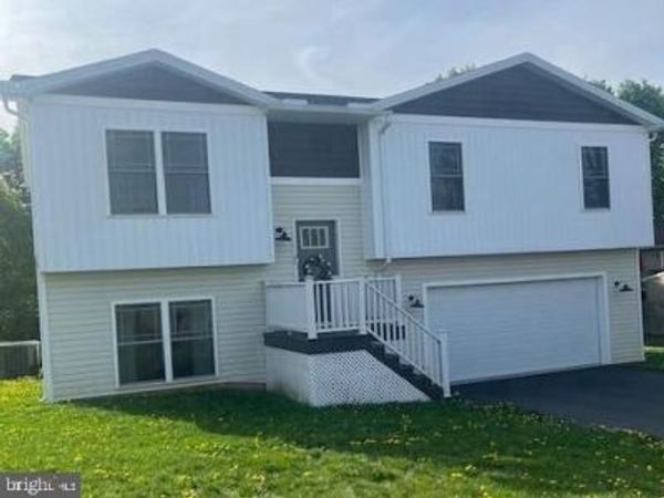 3 WALLEYE DRIVE, SHIPPENSBURG, PA 17257