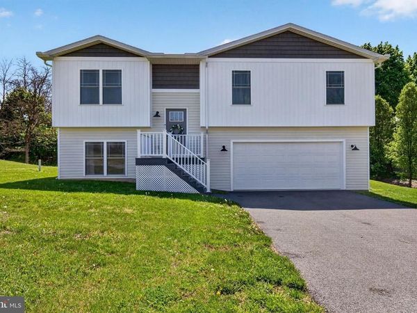 3 WALLEYE DRIVE, SHIPPENSBURG, PA 17257