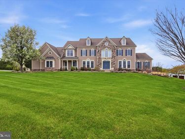 8 DEERFIELD DRIVE , MALVERN, PA 19355