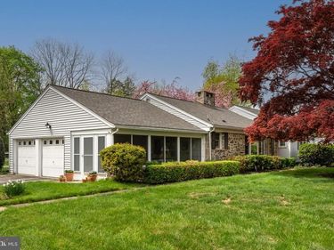 1247 THOMAS ROAD, WAYNE, PA 19087