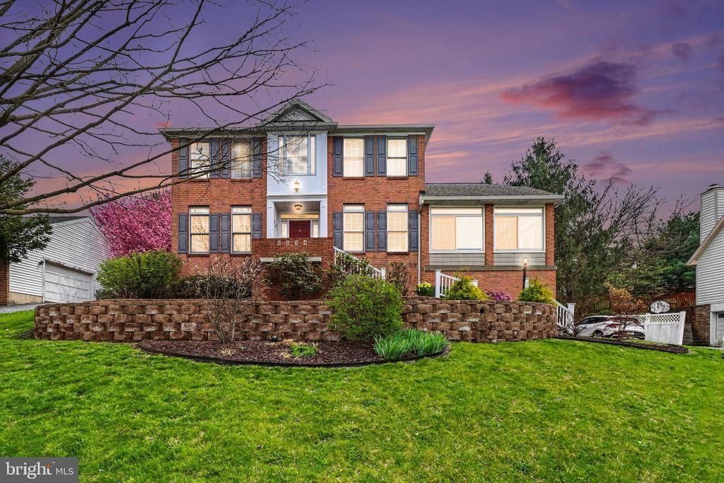 1234 JILL DRIVE , HUMMELSTOWN, PA 17036