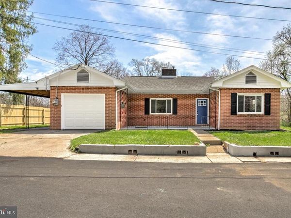 8077 FOX MILL ROAD, HARRISBURG, PA 17112