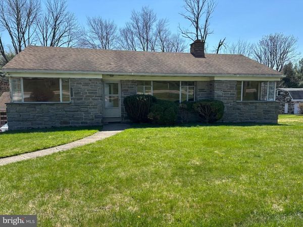 4022 W CHESTER PIKE, NEWTOWN SQUARE, PA 19073